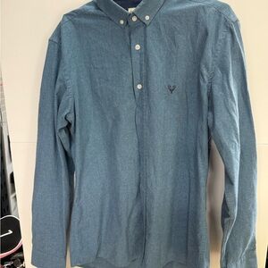 Casual Blue Button Down Shirt with Relaxed Fit